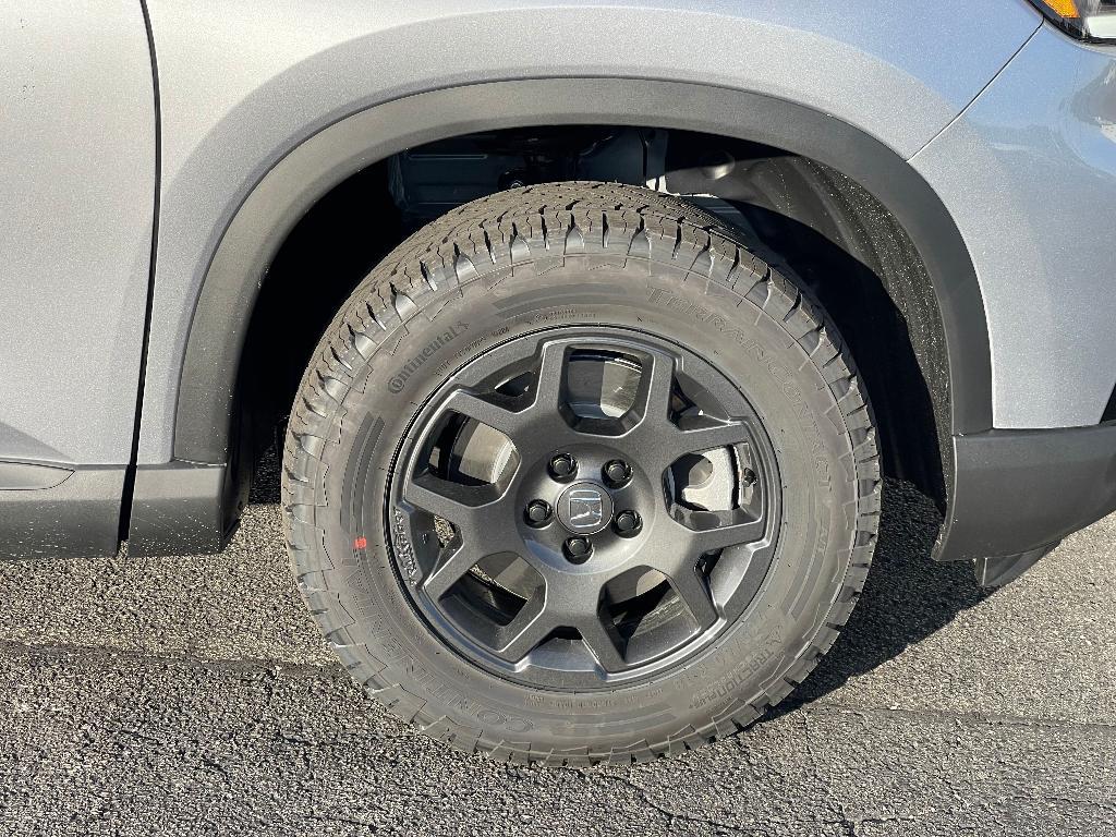 new 2025 Honda Pilot car, priced at $46,432