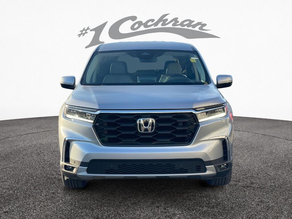 new 2025 Honda Pilot car, priced at $44,915