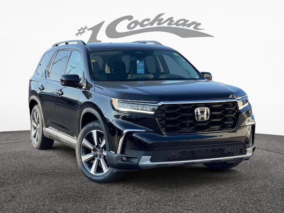 new 2025 Honda Pilot car, priced at $49,581