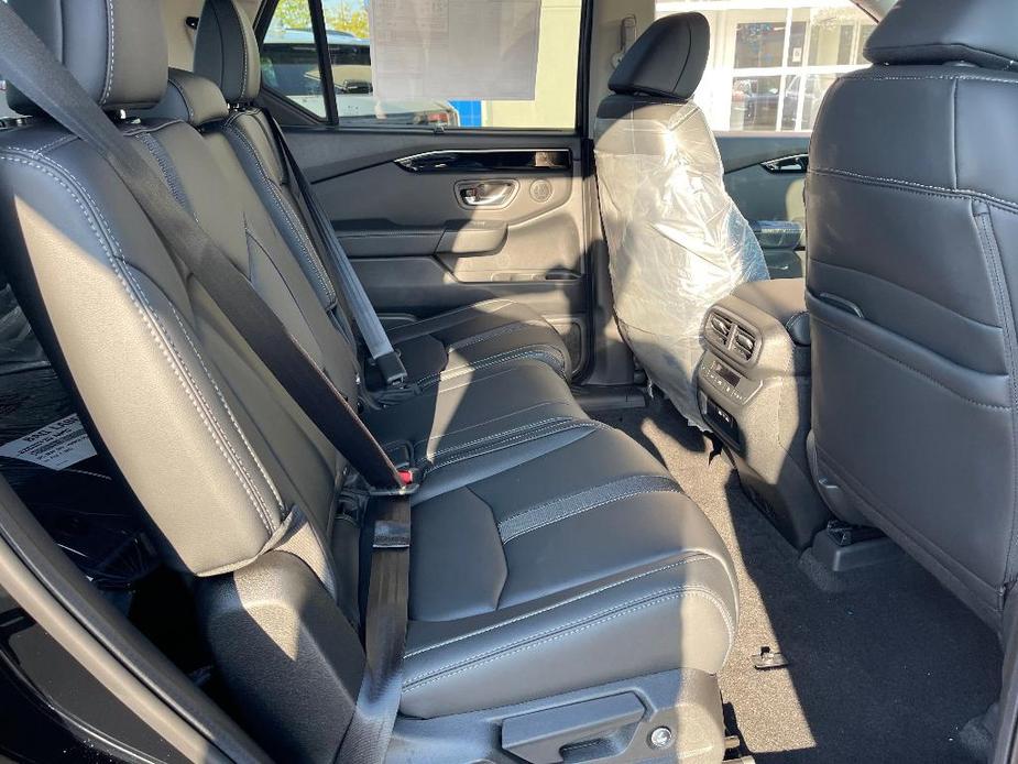 new 2025 Honda Pilot car, priced at $49,581