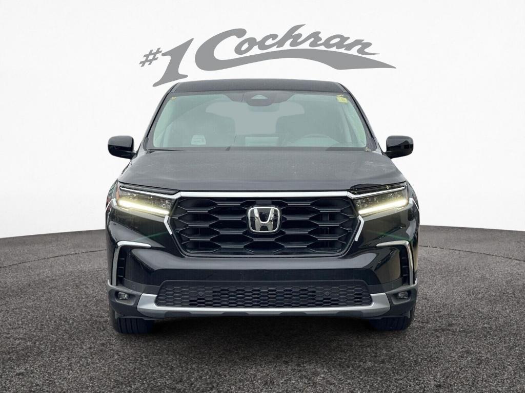 new 2025 Honda Pilot car, priced at $44,368