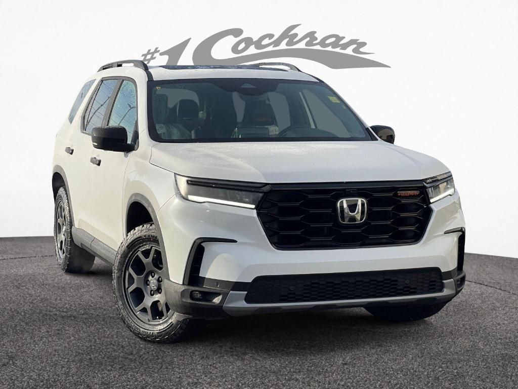 new 2025 Honda Pilot car, priced at $48,756