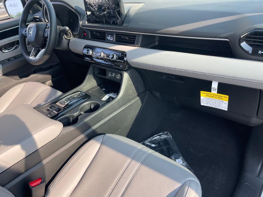 new 2025 Honda Pilot car, priced at $44,900