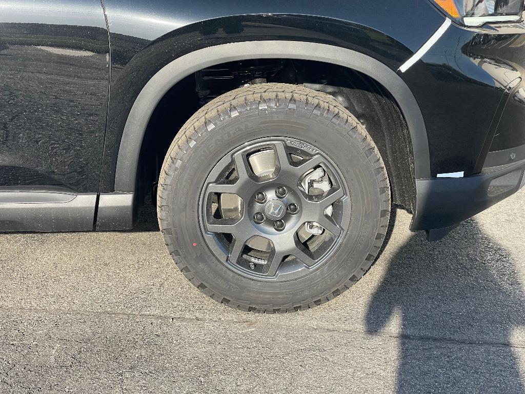 new 2025 Honda Pilot car, priced at $49,350