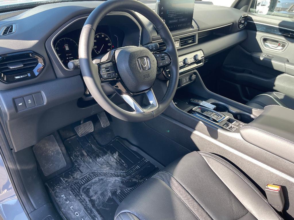 new 2025 Honda Pilot car, priced at $50,003