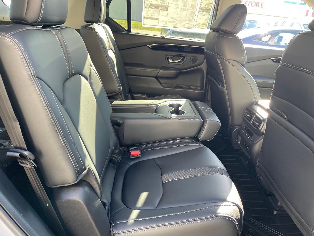 new 2025 Honda Pilot car, priced at $50,003
