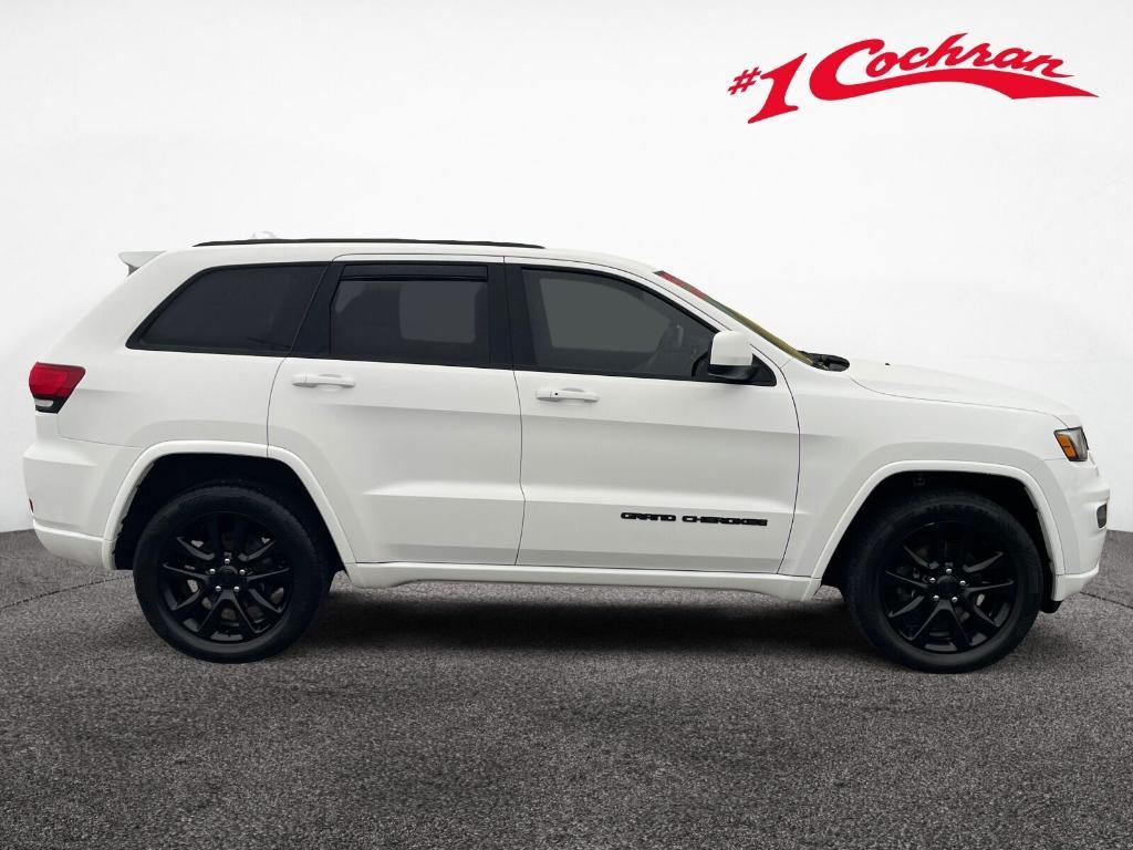 used 2017 Jeep Grand Cherokee car, priced at $13,900