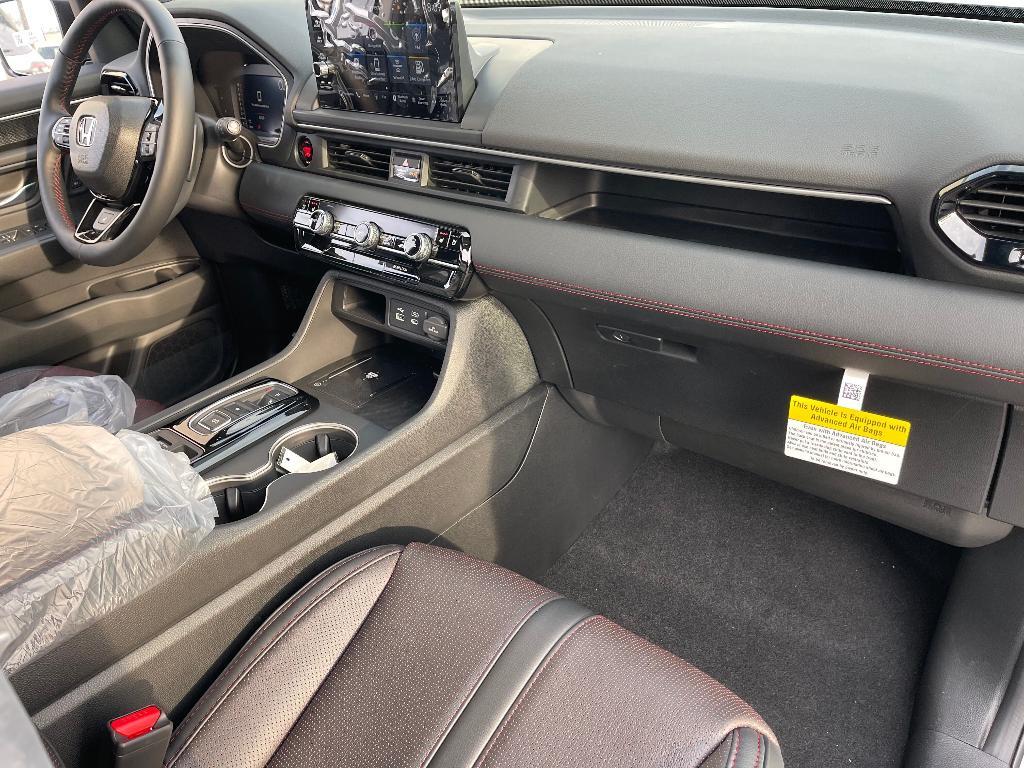 new 2025 Honda Pilot car, priced at $52,674
