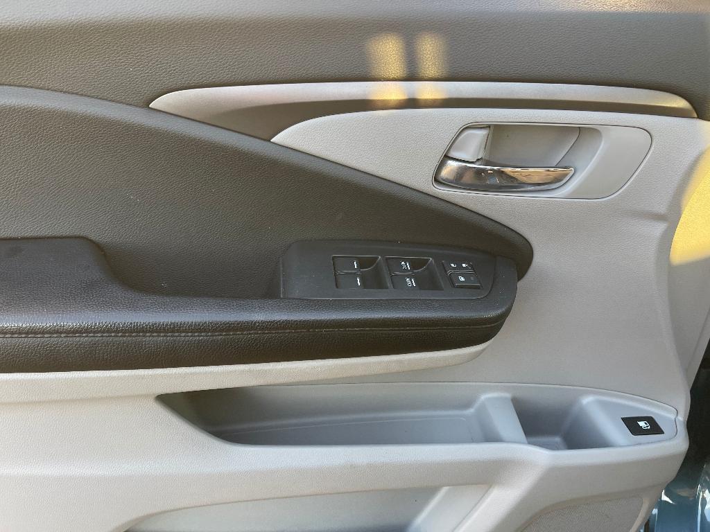 used 2016 Honda Pilot car, priced at $13,349