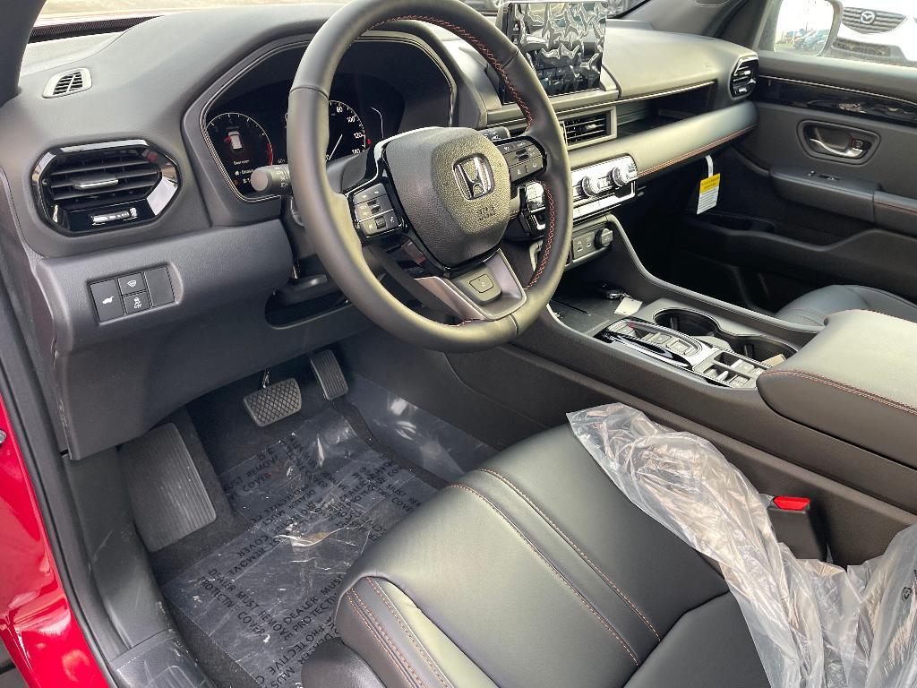 new 2025 Honda Pilot car, priced at $49,805