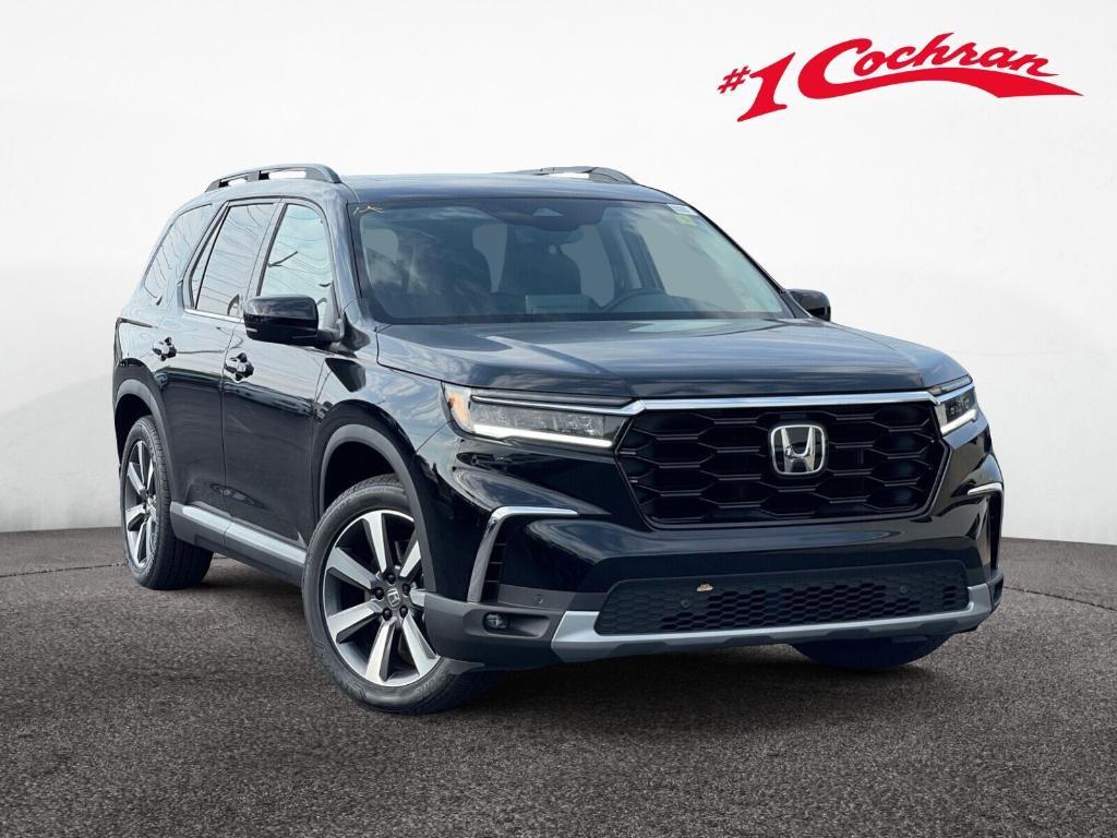 new 2025 Honda Pilot car, priced at $45,876