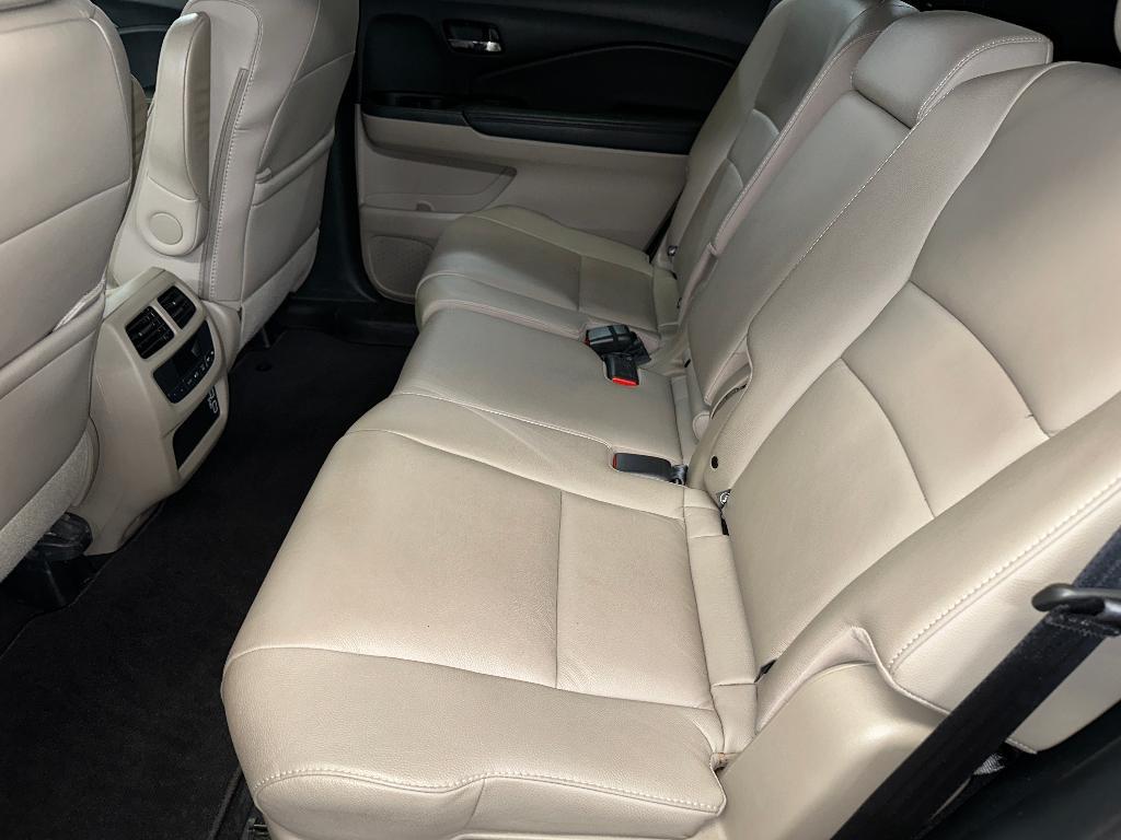used 2022 Honda Pilot car, priced at $35,800
