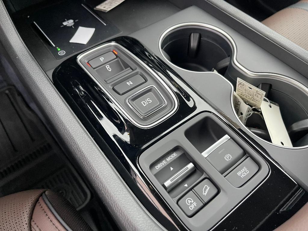 new 2025 Honda Pilot car, priced at $50,704