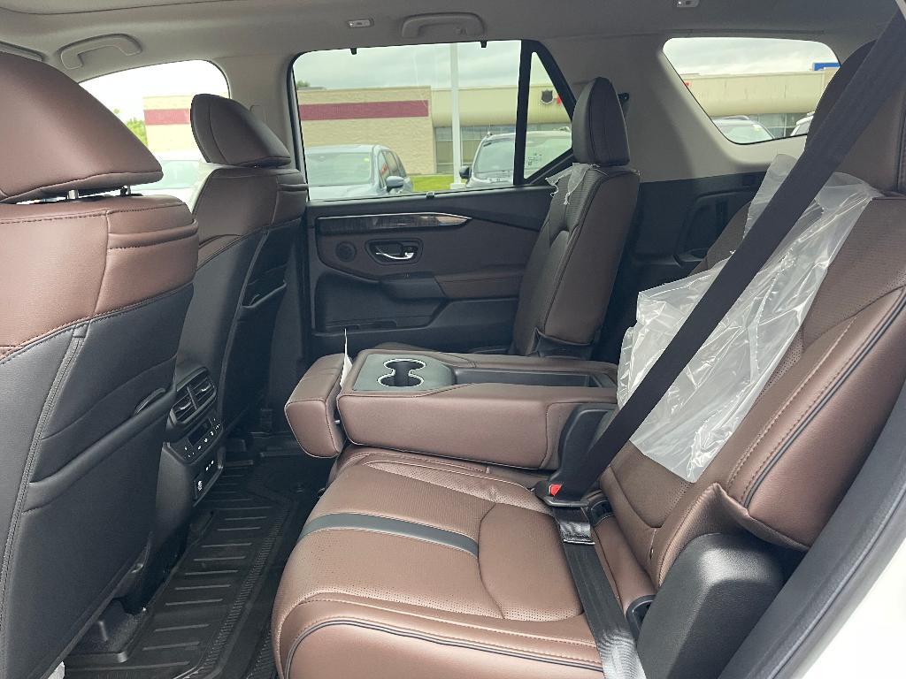 new 2025 Honda Pilot car, priced at $50,704