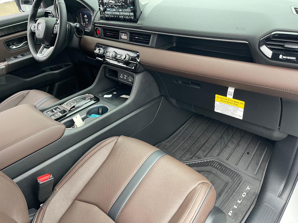new 2025 Honda Pilot car, priced at $50,704