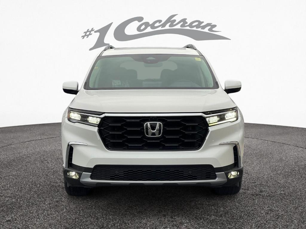 new 2025 Honda Pilot car, priced at $50,704
