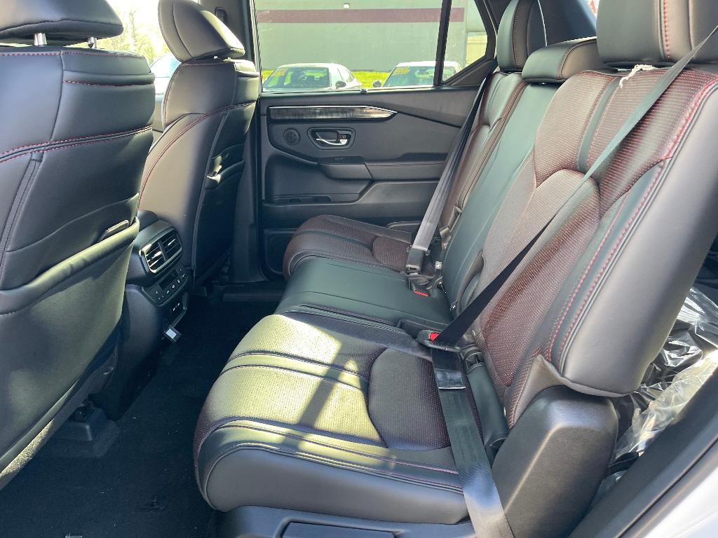 new 2025 Honda Pilot car, priced at $54,985