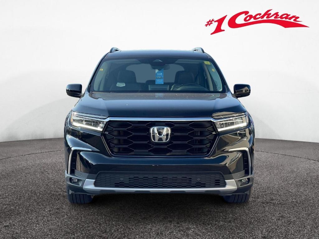 new 2025 Honda Pilot car, priced at $47,339