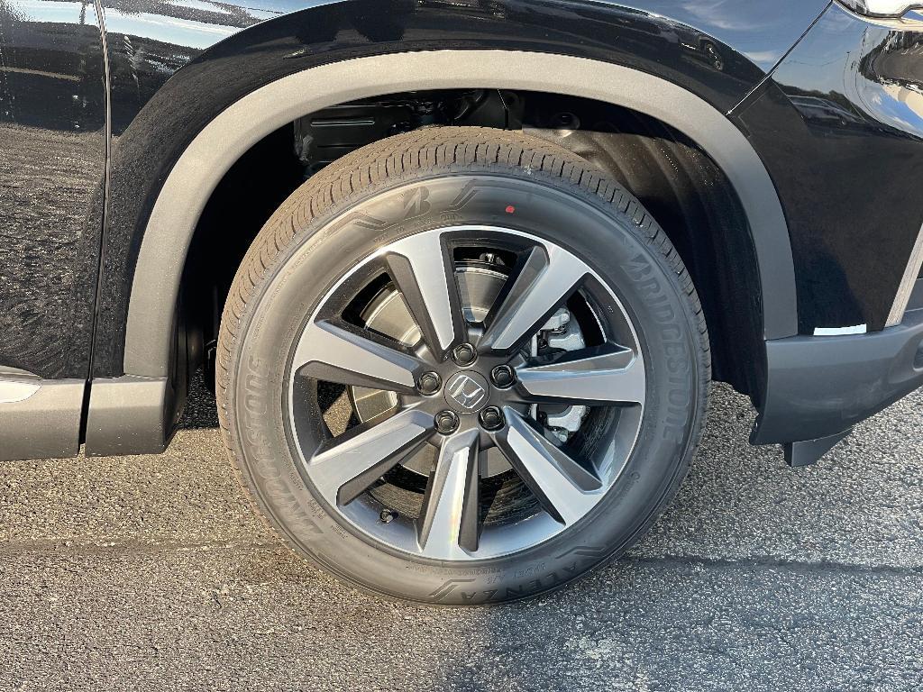 new 2025 Honda Pilot car, priced at $48,839