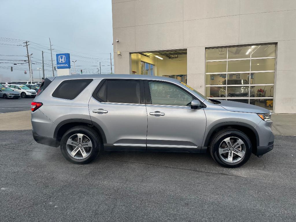used 2025 Honda Pilot car