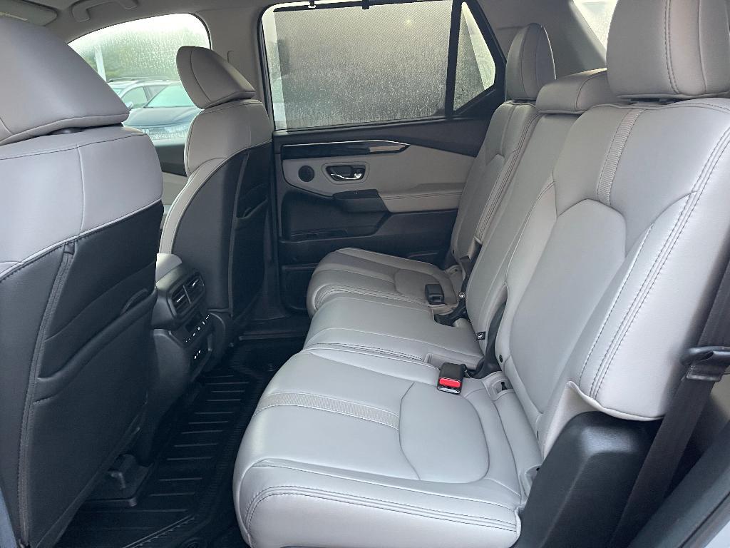 used 2025 Honda Pilot car