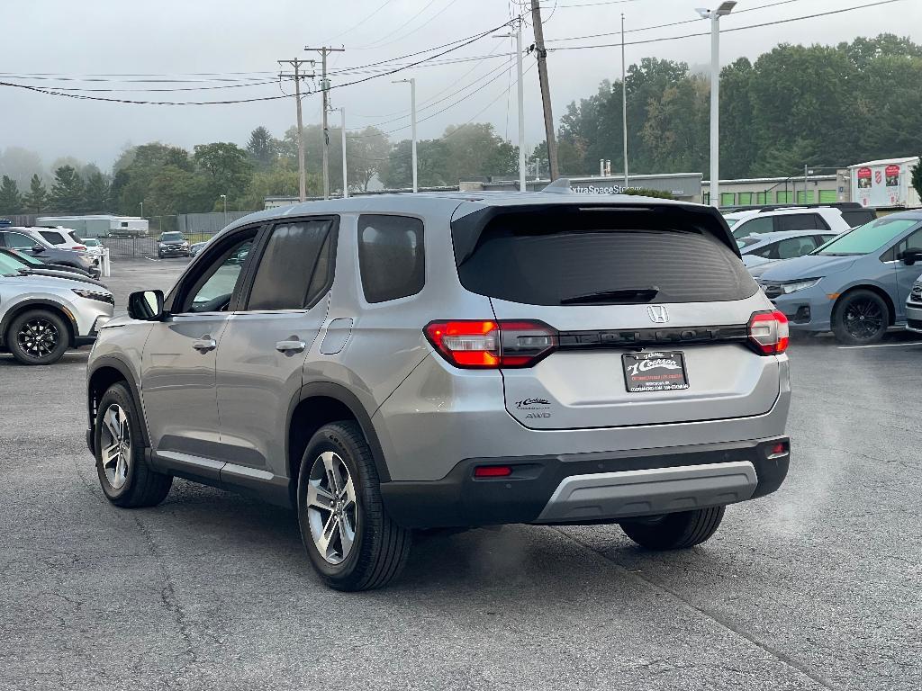 used 2025 Honda Pilot car