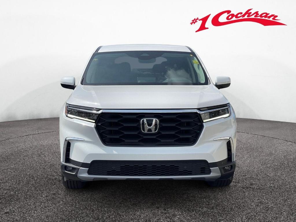 new 2025 Honda Pilot car, priced at $43,842