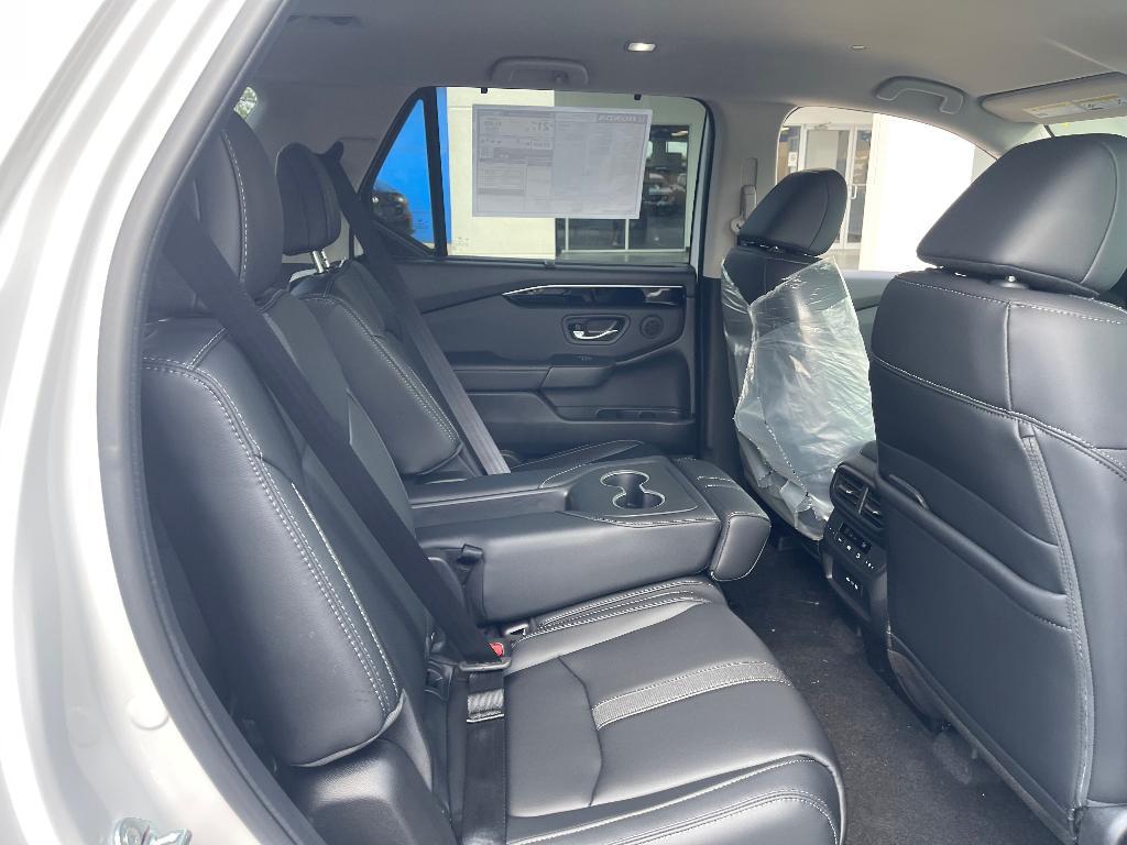 new 2025 Honda Pilot car, priced at $43,842