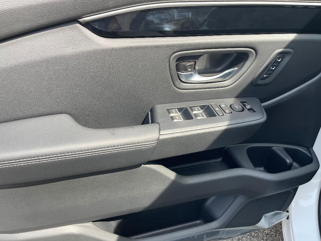 new 2025 Honda Pilot car, priced at $43,842