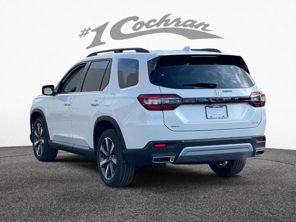 new 2025 Honda Pilot car, priced at $51,054