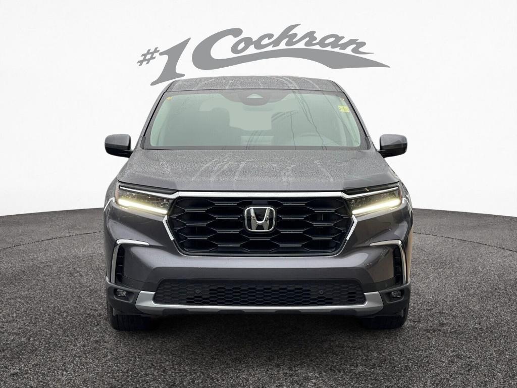 new 2025 Honda Pilot car, priced at $44,915