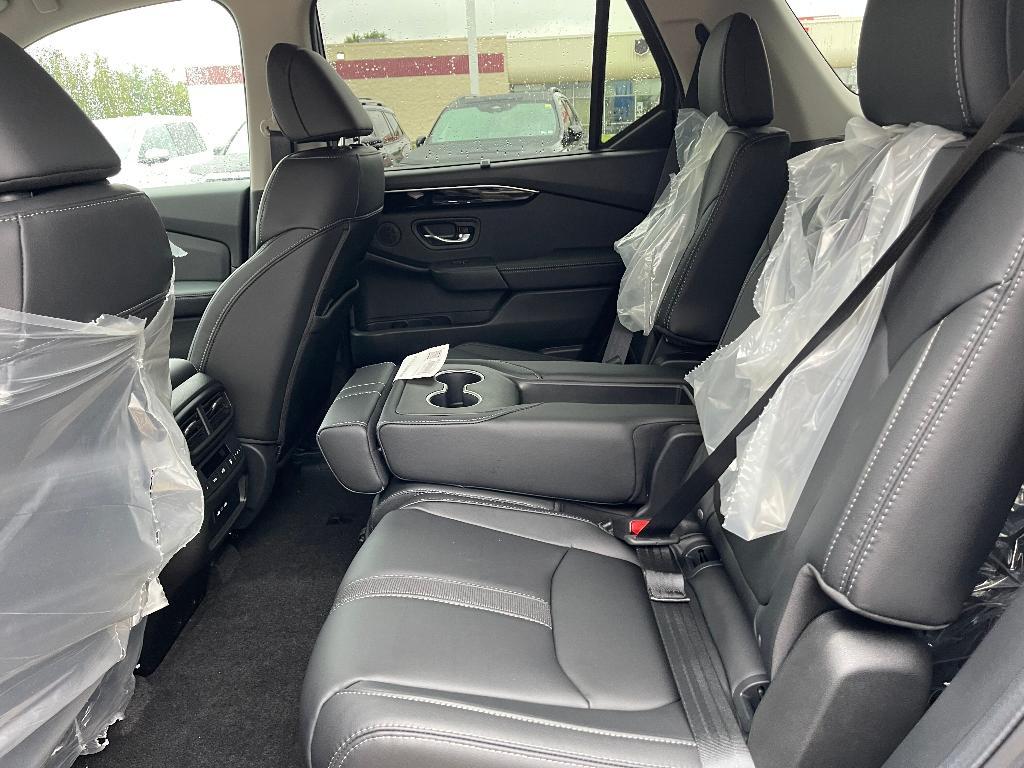 new 2025 Honda Pilot car, priced at $44,915
