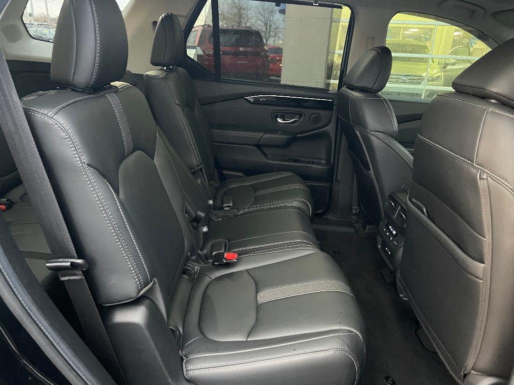 new 2024 Honda Pilot car, priced at $50,375