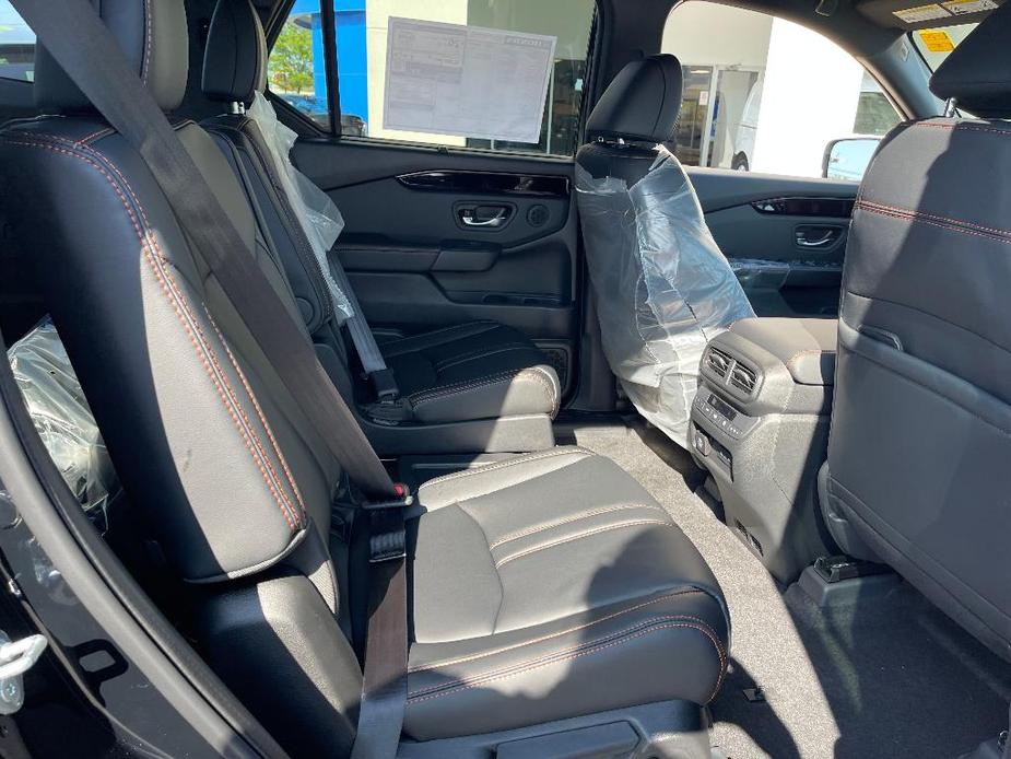 new 2025 Honda Pilot car, priced at $48,551