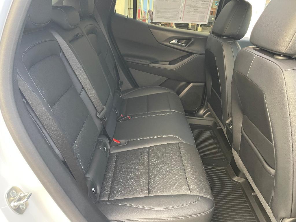 used 2025 Chevrolet Equinox car, priced at $30,200