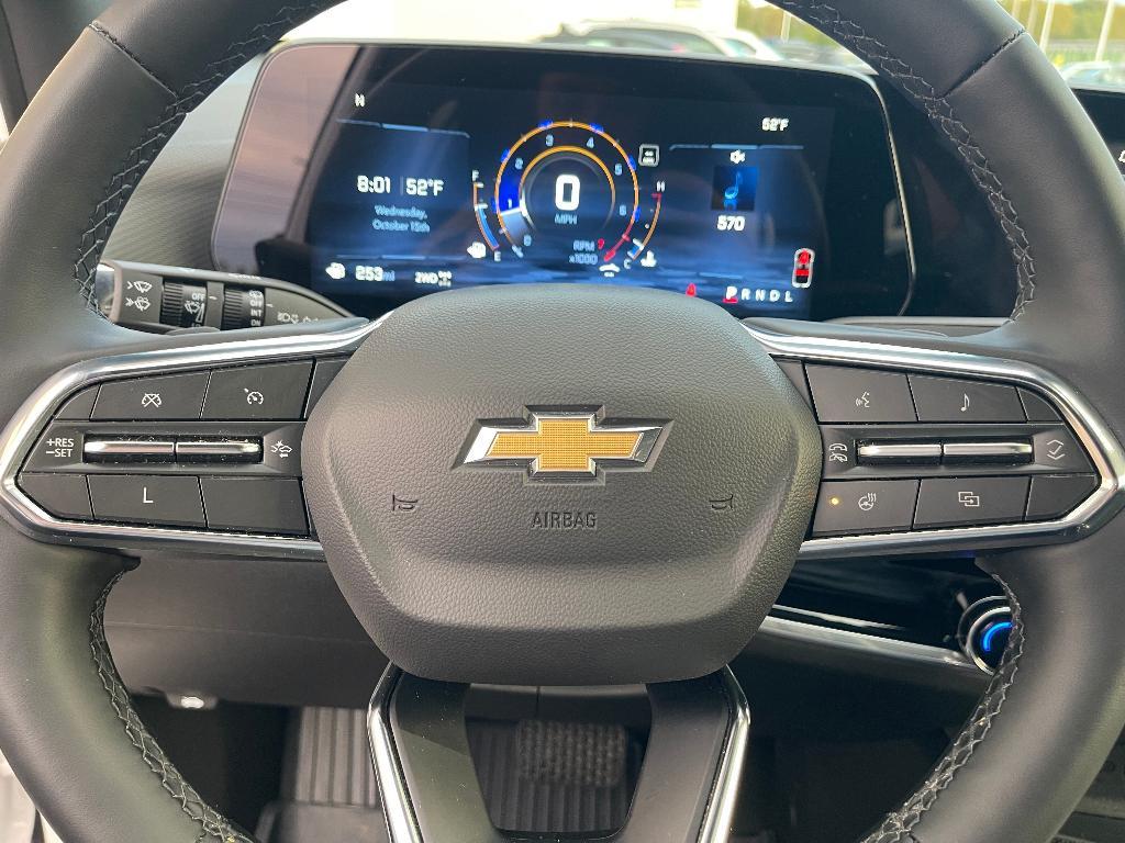 used 2025 Chevrolet Equinox car, priced at $30,200
