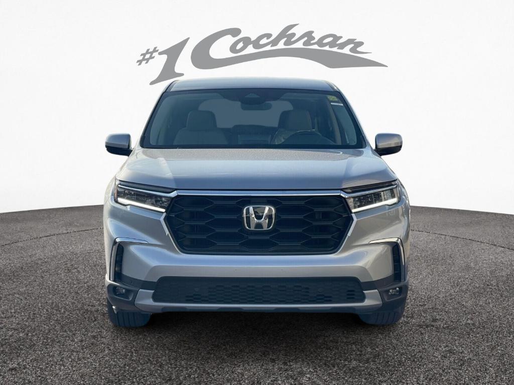new 2025 Honda Pilot car, priced at $44,368