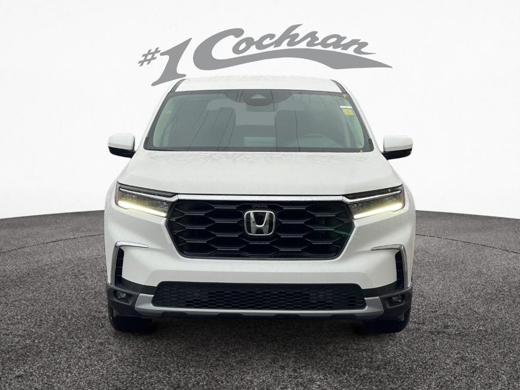 new 2025 Honda Pilot car, priced at $46,913
