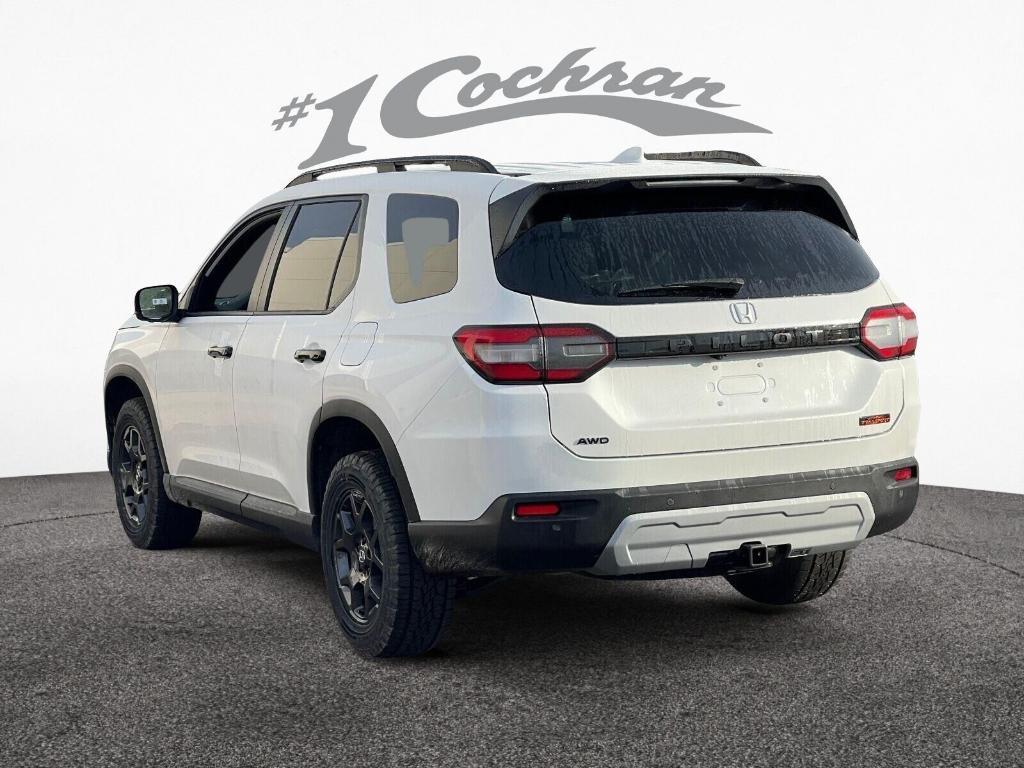 new 2025 Honda Pilot car, priced at $49,186