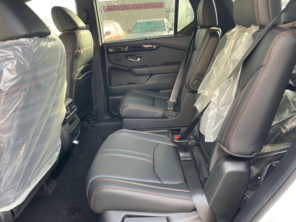 new 2025 Honda Pilot car, priced at $49,186
