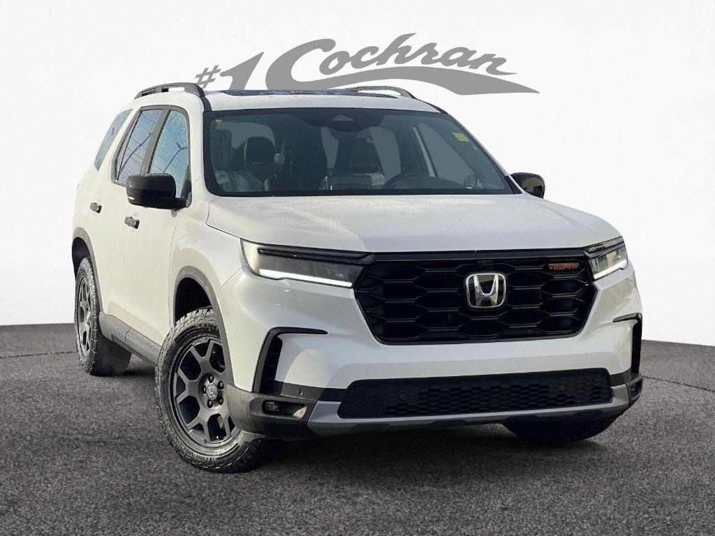 new 2025 Honda Pilot car, priced at $49,186