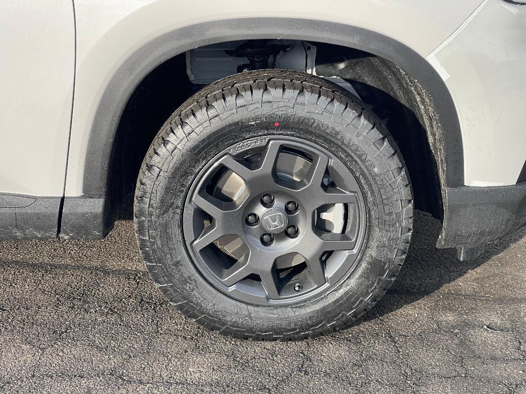 new 2025 Honda Pilot car, priced at $49,186
