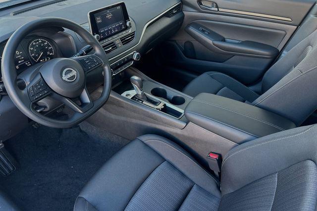 new 2025 Nissan Altima car