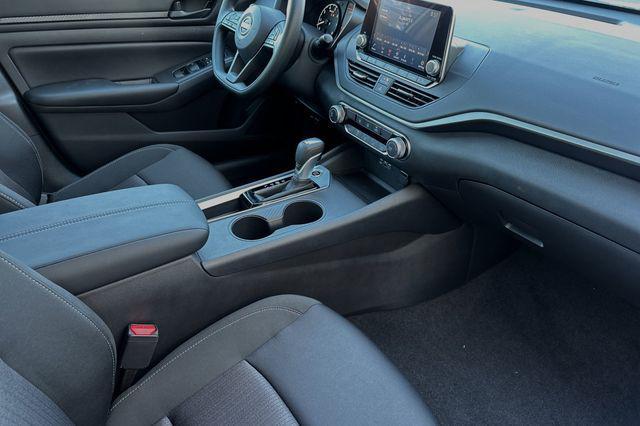 new 2025 Nissan Altima car
