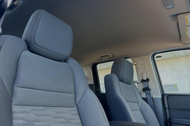 new 2025 Nissan Frontier car