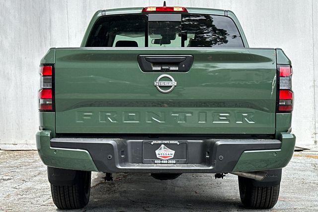 new 2025 Nissan Frontier car