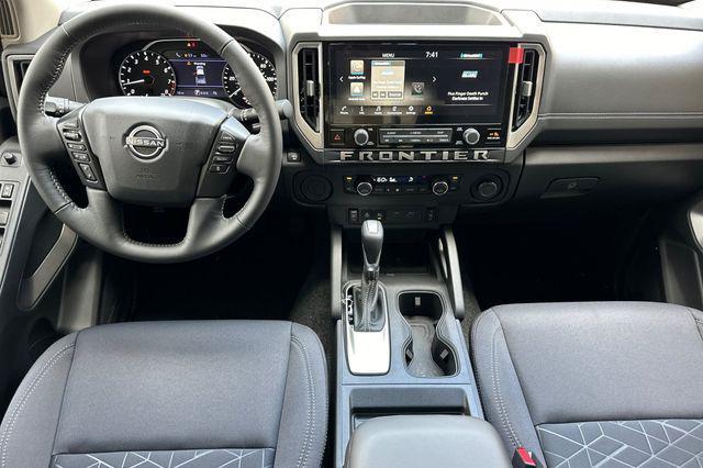 new 2025 Nissan Frontier car
