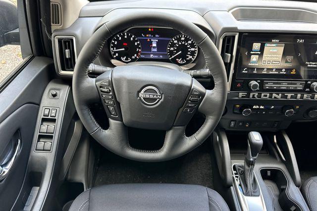new 2025 Nissan Frontier car