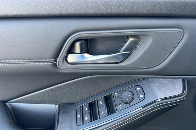 new 2025 Nissan Rogue car