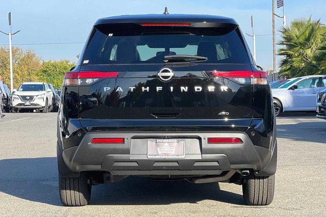 new 2024 Nissan Pathfinder car, priced at $40,000